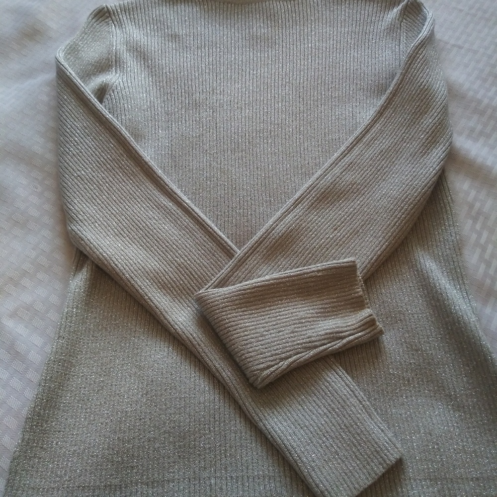 Turtleneck top